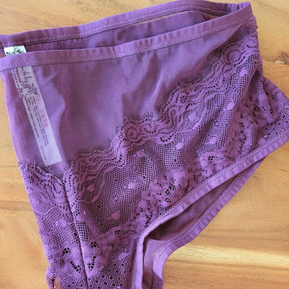 NWOT Free People Intimately Size M  Burgundy Mesh/Lace Panties - Picture 2 of 4